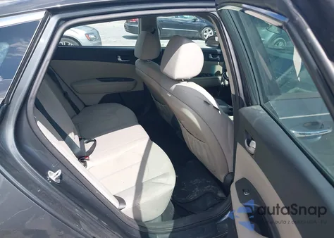 2016 Kia Optima Lx z USA, uszkodzony, nr VIN 5XXGT4L39GG024373